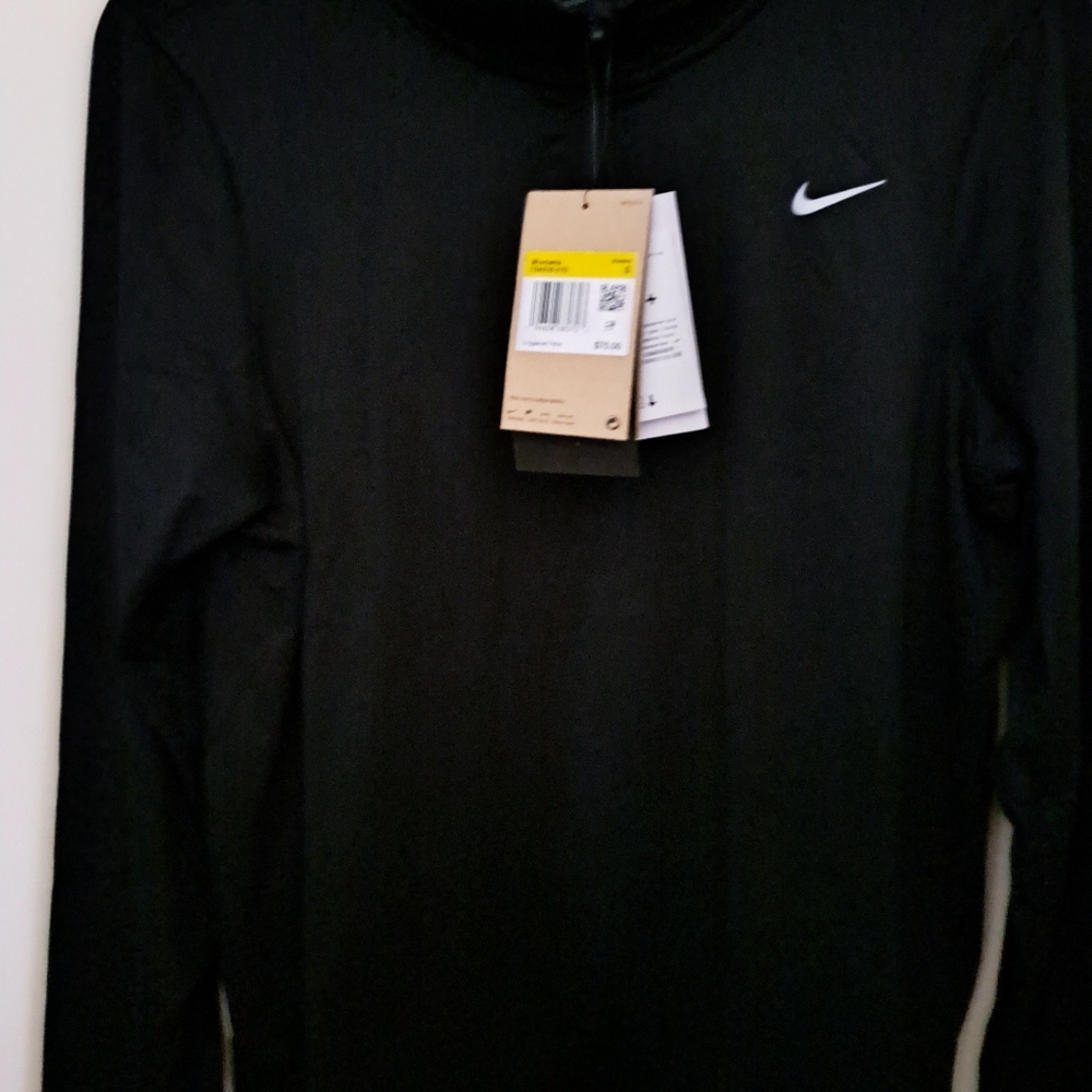 Final Price Women's Nike Sports Top NWT, Reasonable Offers Accepted... - Picture 3 of 5